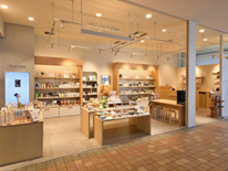 style table 東京ドームシティラクーア店